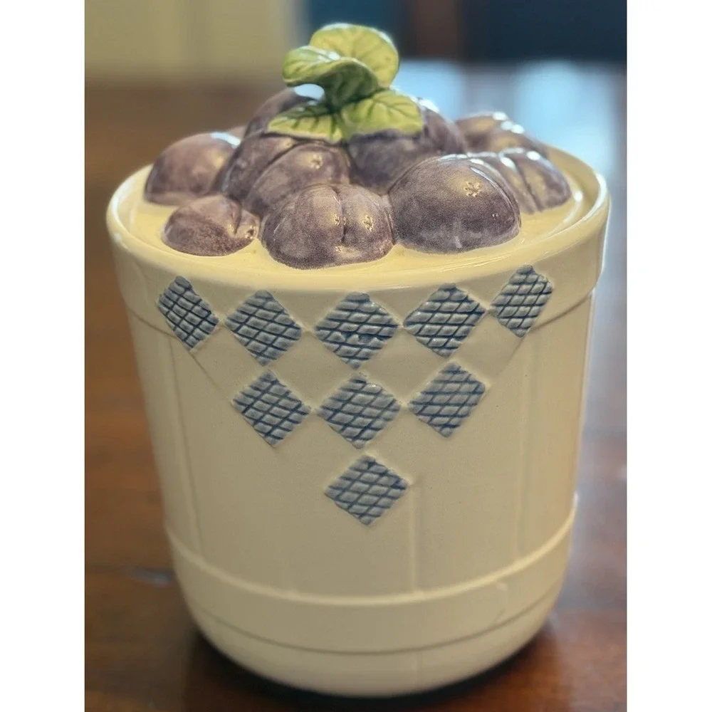 Vintage Pfaltzgraff Treasure Craft Hopscotch Plum Canister Ceramic Fruit‎ 7